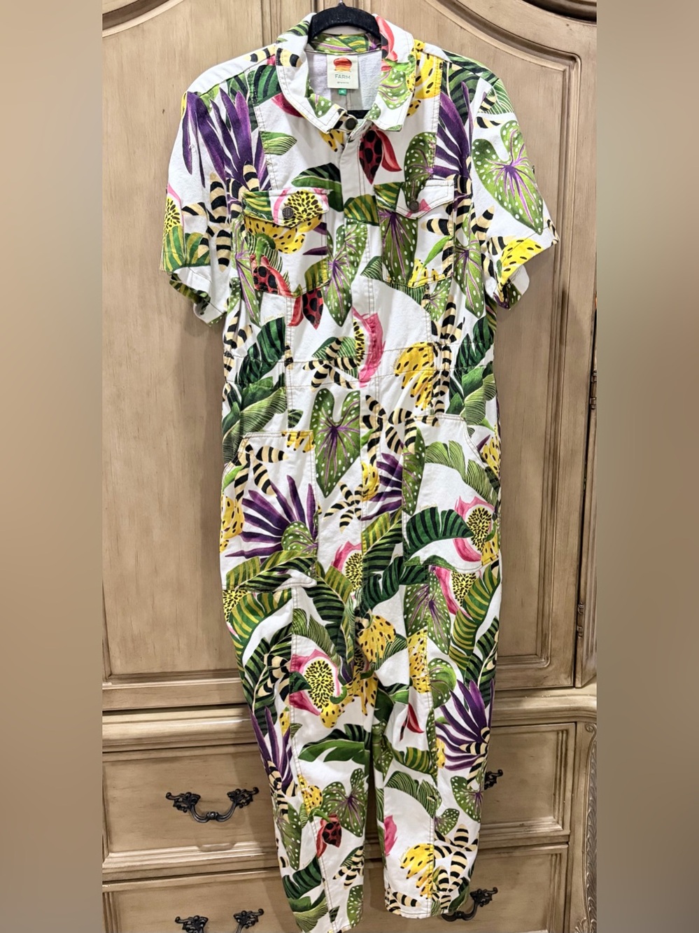 FarmRio Tropical Print Short-Sleeve Jumpsuit in White - Picture 7 of 12